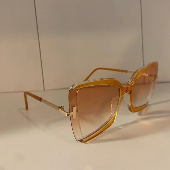 Oversized Orange Yellow and Gold Fashion Sunglasses!! - Picture 6 of 16